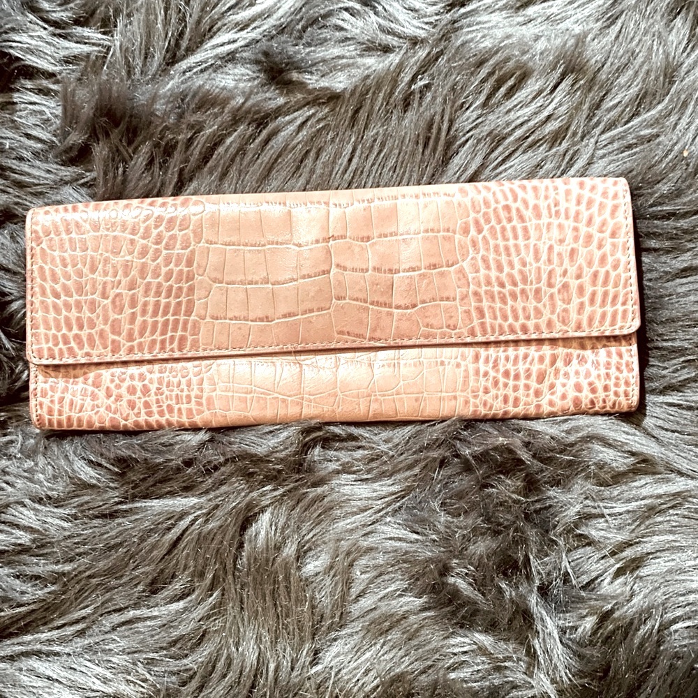 Cute Dusty Rose Clutch👛
